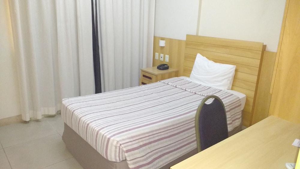 Hotel Atlantico Tower Рио де Жанейро Екстериор снимка A single room at the hotel