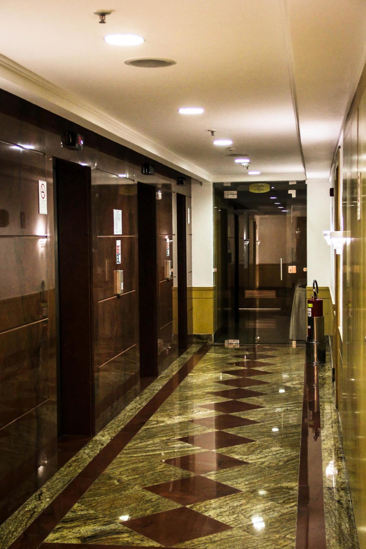 Hotel Atlantico Tower Рио де Жанейро Екстериор снимка Elevator lobby