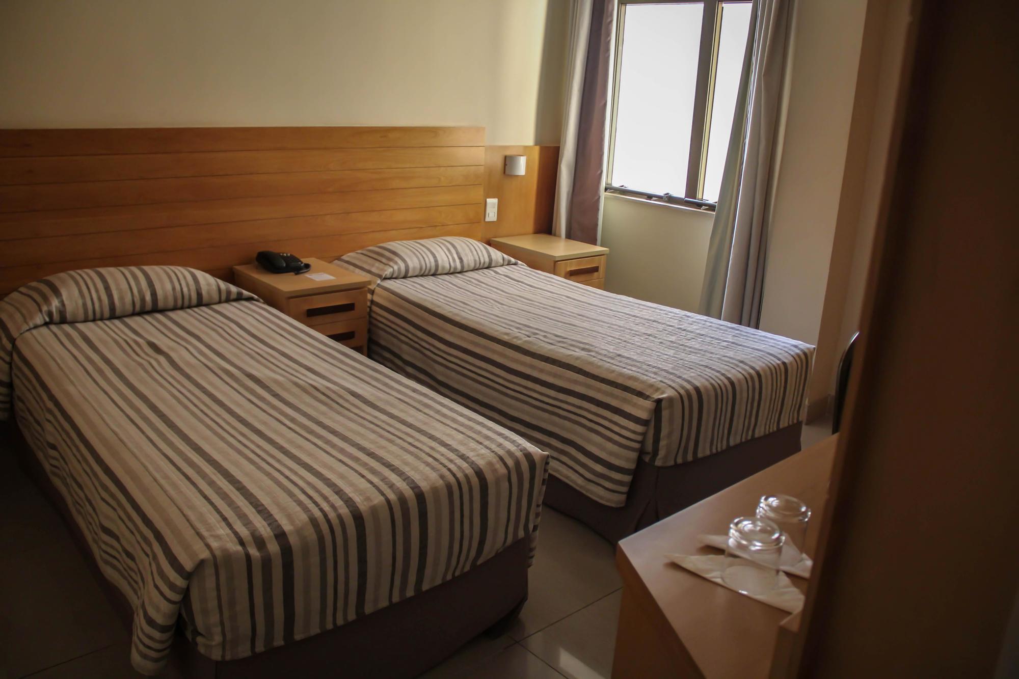 Hotel Atlantico Tower Рио де Жанейро Екстериор снимка Two beds in a hotel room