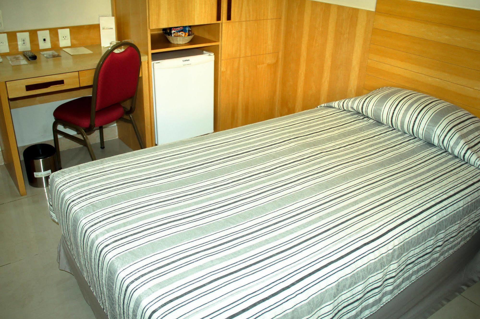Hotel Atlantico Tower Рио де Жанейро Екстериор снимка A single room at the hotel