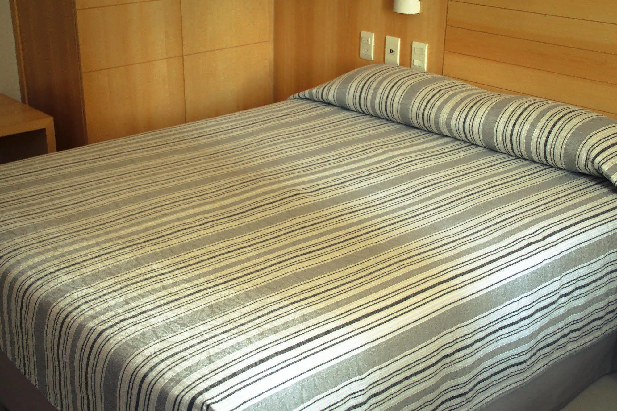 Hotel Atlantico Tower Рио де Жанейро Екстериор снимка A double bed