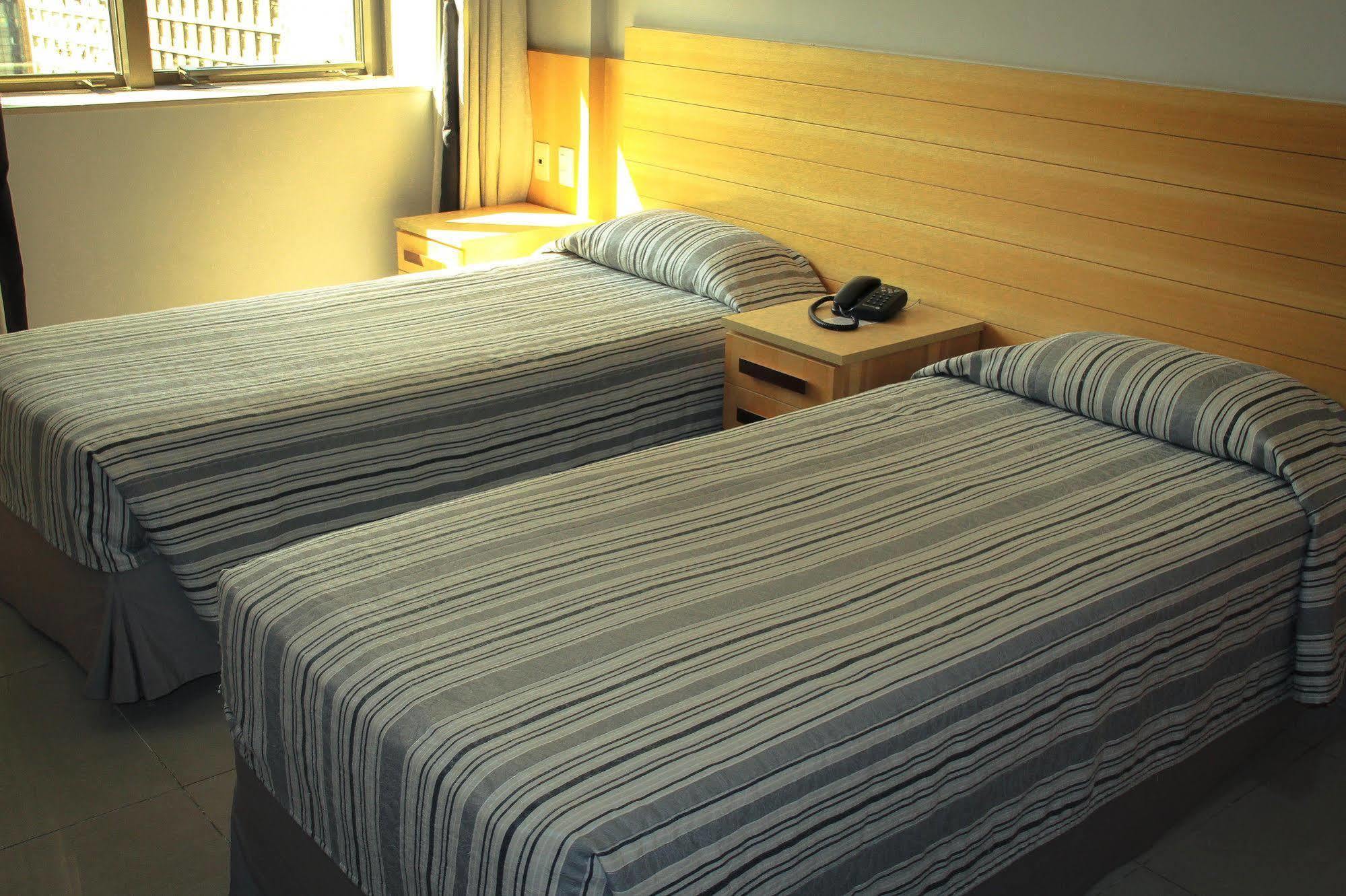 Hotel Atlantico Tower Рио де Жанейро Екстериор снимка Two single beds in a hotel room